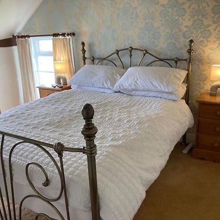 Bryntirion Farmhouse Rooms Llanfair Caereinion エクステリア 写真