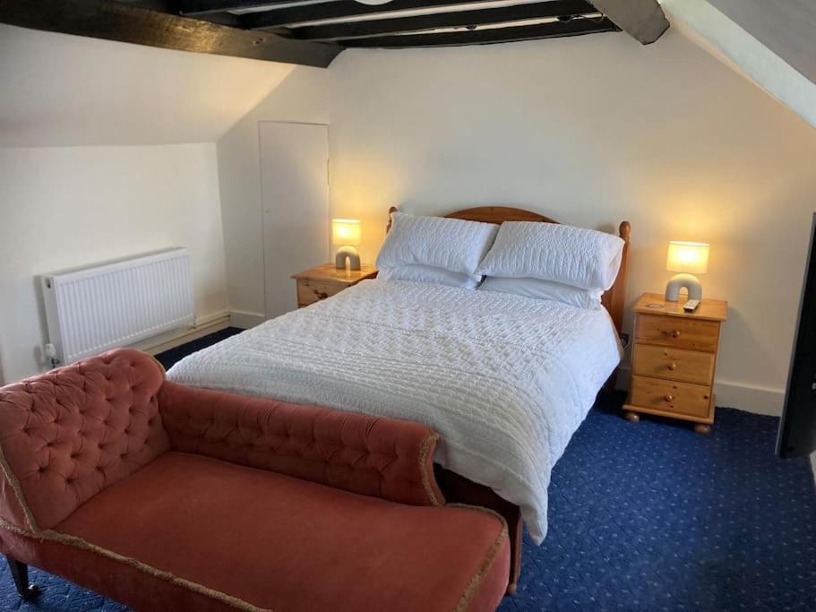 Bryntirion Farmhouse Rooms Llanfair Caereinion エクステリア 写真